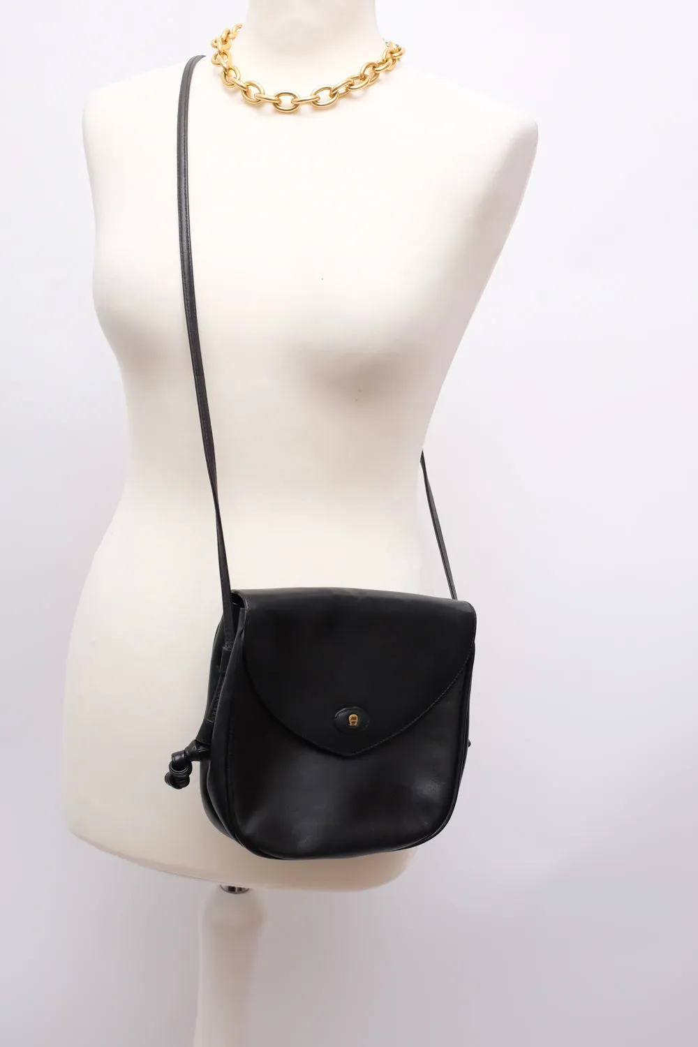 AIGNER BLACK CROSSBODY VINTAGE BAG