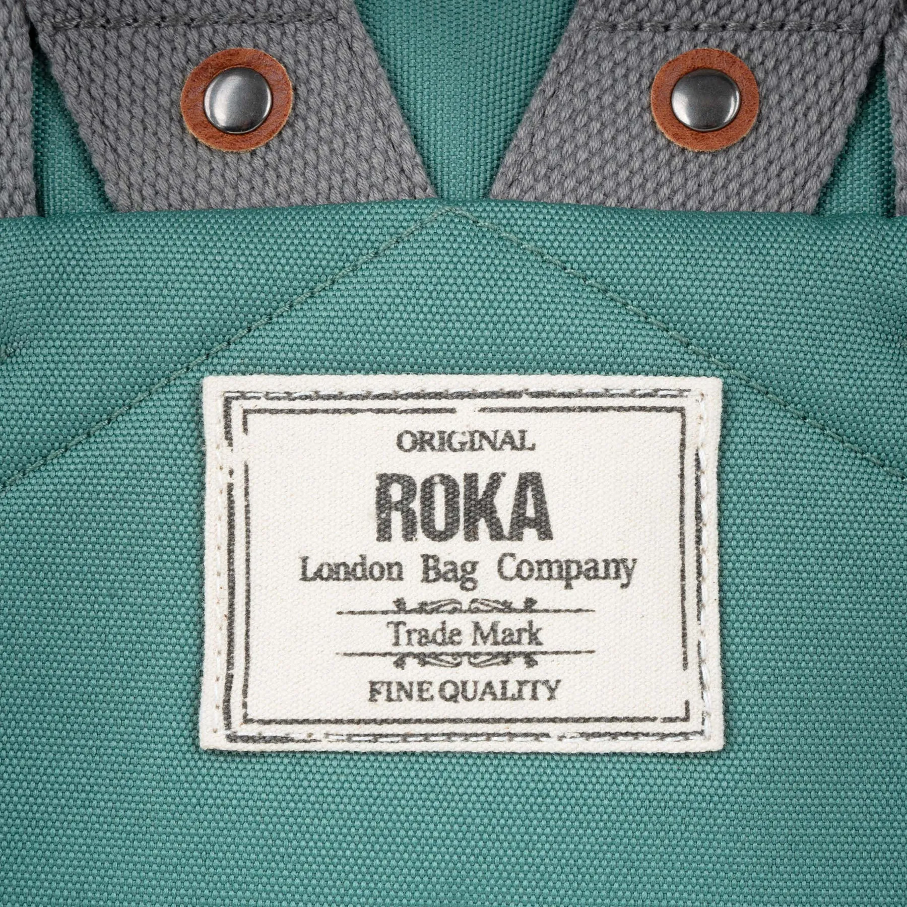 Finchley A Medium Recycled Canvas Backpack - Sage