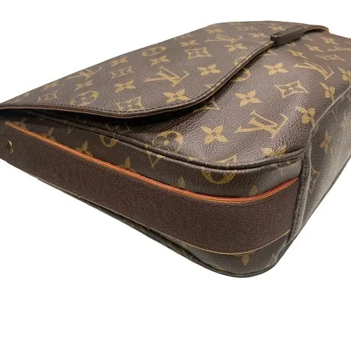 Louis Vuitton Beaubourg MM Messenger Bag