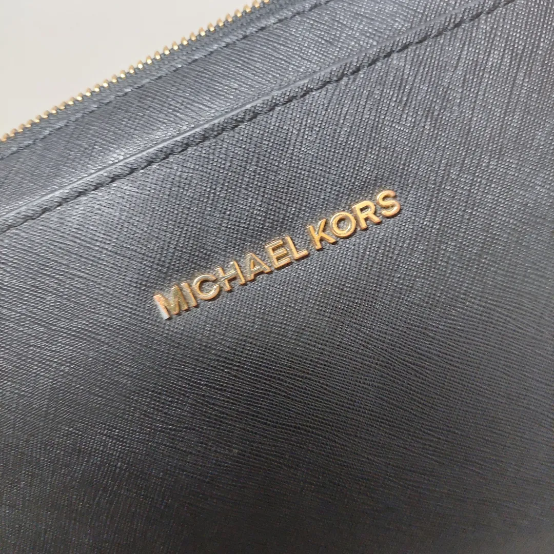 MIchael Kors Black Large Jet Set Crossbody Bag | Pre loved |